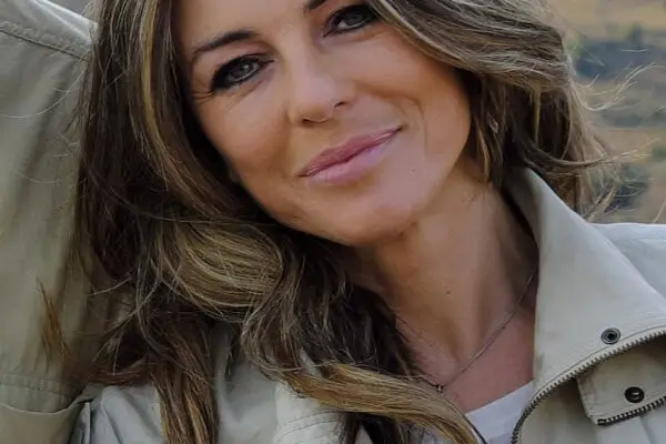 La vita e la carriera di Elizabeth Hurley image 1