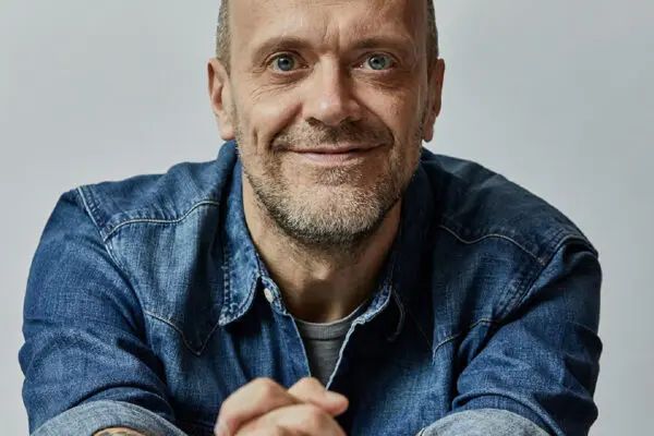 Max Pezzali: Un Viaggio nella Musica Italiana