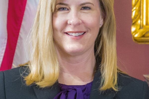 Melissa Hortman: La Leader del Congresso del Minnesota