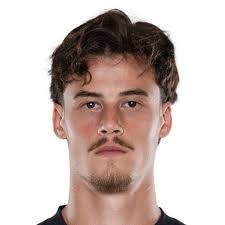 Mile Svilar: La Promessa del Calcio Europeo