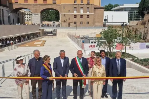 La Piazza Augusto Imperatore e il suo Significato Storico image 1