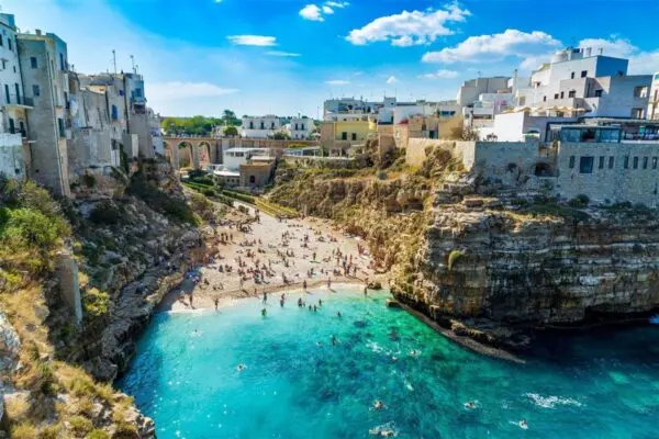 Scopri Polignano a Mare: Meraviglie del Mare Adriatico