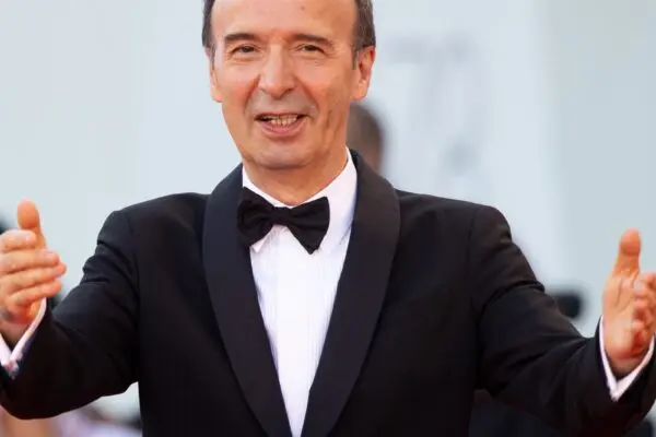 Roberto Benigni: Un Viaggio nella Vita e nella Carriera