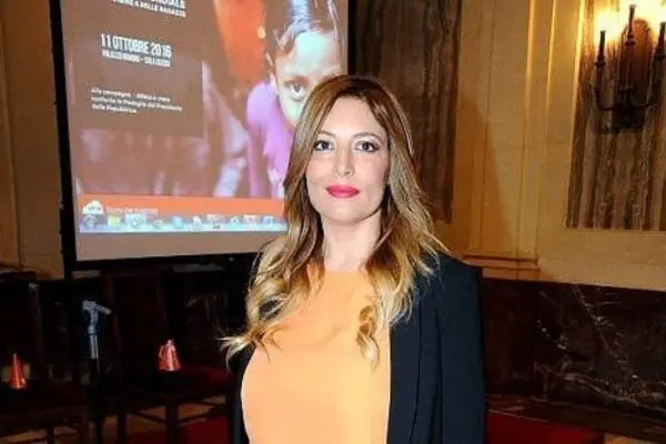 Selvaggia Lucarelli: Il Fenomeno Mediatico Italiano