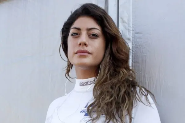 Vicky Piria: La Storia di una Pilota di Successo