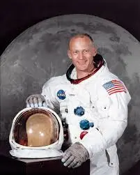 Buzz Aldrin: Un Pioniere dello Spazio