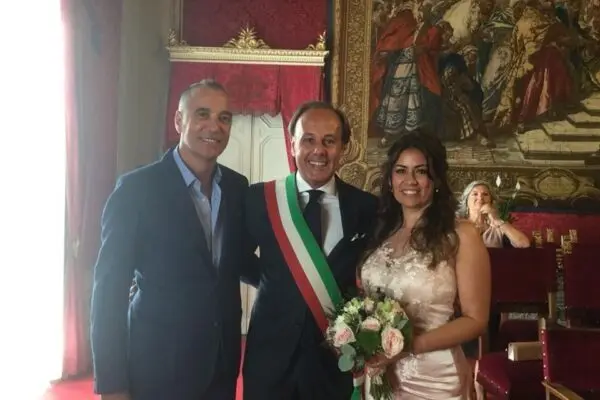 La Storia di Celeste Pin e Sua Moglie image 1