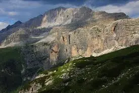 Cima Falkner: Un Paradiso per Escursionisti e Alpinisti