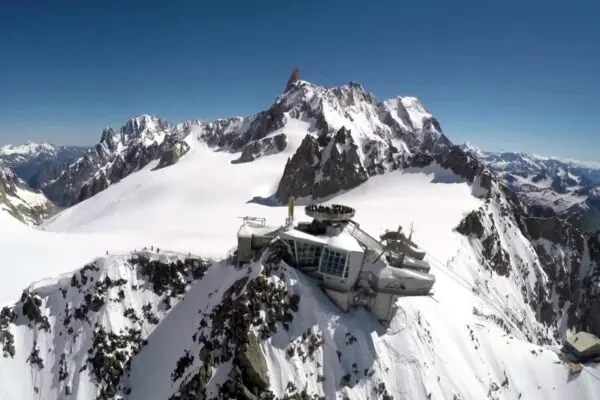 Courmayeur: Una Gemma nel Cuore delle Alpi