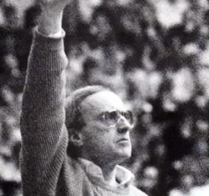 La Vita e la Carriera di Dan Peterson nel Basket image 1