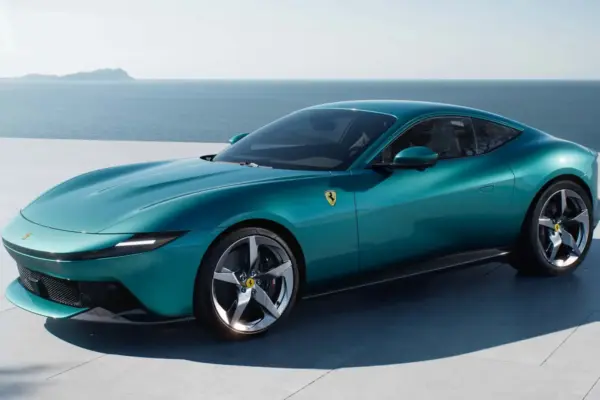Ferrari Amalfi: Un’esperienza di Lusso sulla Costa