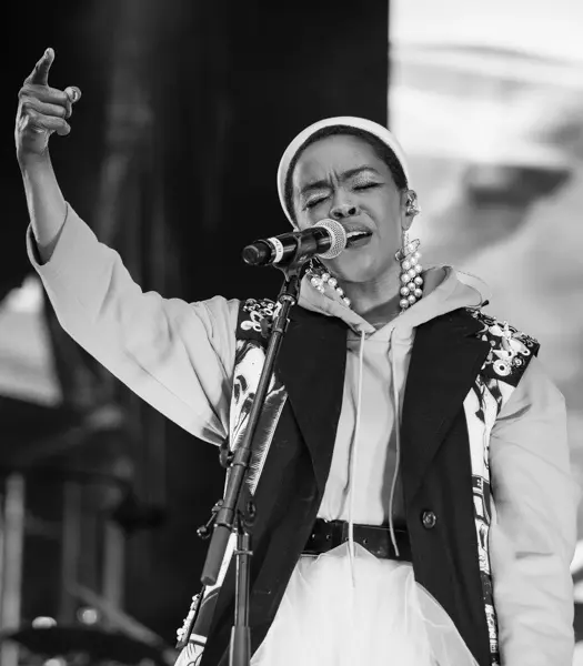 Lauryn Hill: Tra Innovazione Musicale e Attivismo