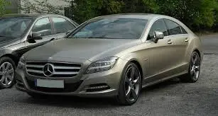 Il Mondo di Mercedes: Innovazione e Tradizione