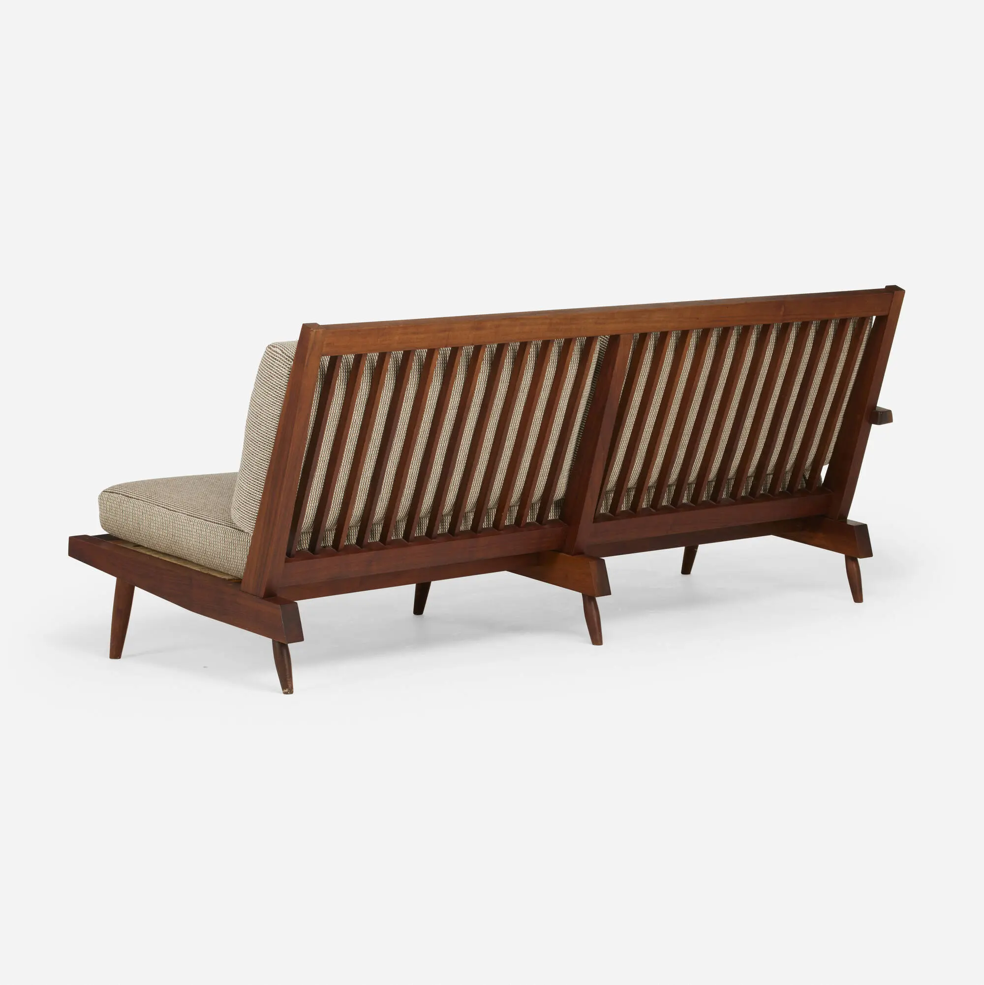 Nakashima: Un Approfondimento sul Design Innovativo