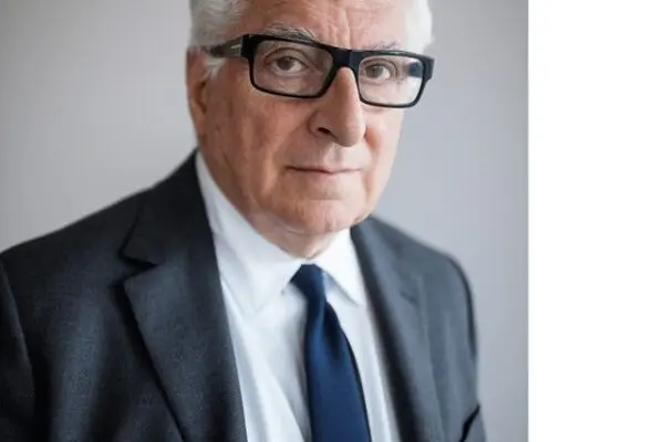 La Vita e i Successi di Patrizio Bertelli image 1