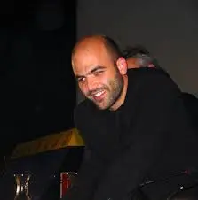 Roberto Saviano: L’Impegno e la Lotta Contro la Mafia