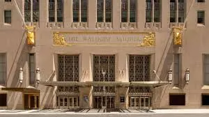 Il Waldorf Astoria New York: Un Simbolo di Lusso e Storia