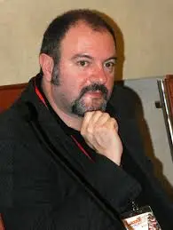 Carlo Lucarelli: L’Icona del Giallo Italiano