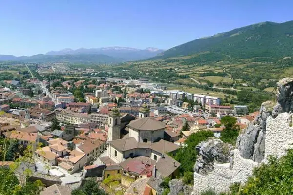 Alla Scoperta di Castel di Sangro: Un Tesoro Abruzzese