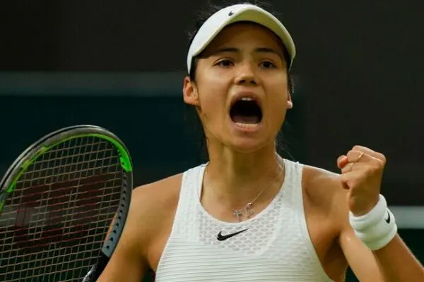 Emma Raducanu: La straordinaria carriera di una giovane tennista