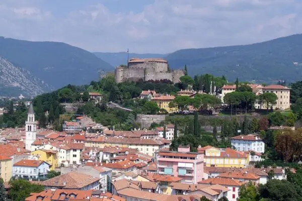 Un Viaggio attraverso Gorizia: Storia e Attrazioni