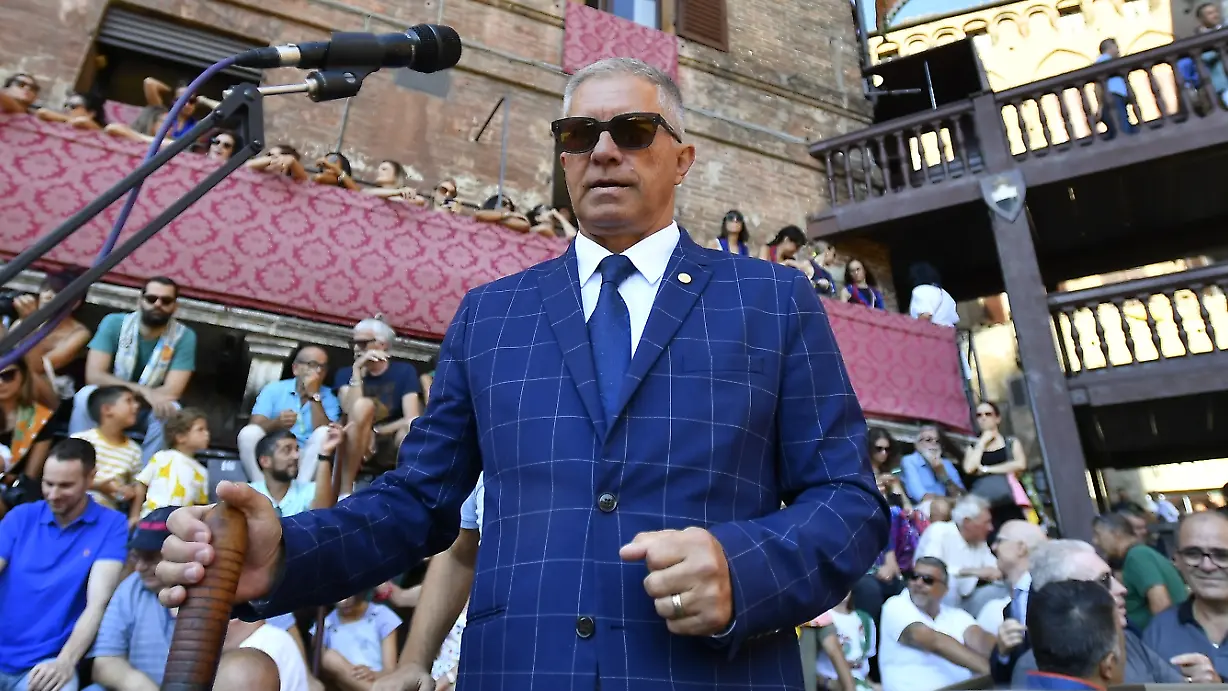 Il Ruolo del Mossiere nel Palio di Siena