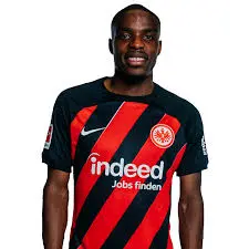 Il Talento Emergente di Nkounkou nel Mondo del Calcio