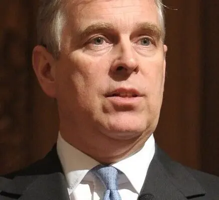 Il Ruolo del Principe Andrea nella Monarchia Britannica image 1