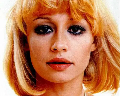 Raffaella Carrà: La leggenda della musica e della televisione italiana