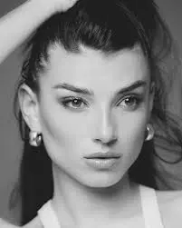 Rebecca Staffelli: Influencer e Trendsetter Italiana