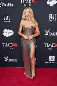 Scopriamo Sabrina Carpenter: Talento e Versatilità