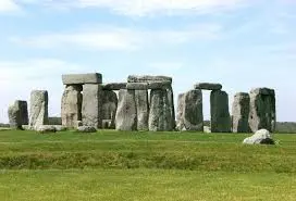 Stonehenge: Un Enigma Antico e la Sua Importanza Oggi
