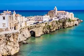 Vieste: La Perla del Gargano tra Storia e Natura