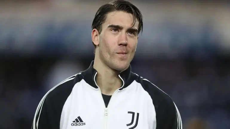 Dusan Vlahovic: Un Talento del Calcio Moderna