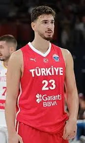 Alperen Şengün: Il Viaggio di un Giovane Talento nel Basket