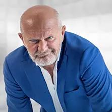 Andrea Pucci: La Storia di un Comico di Successo