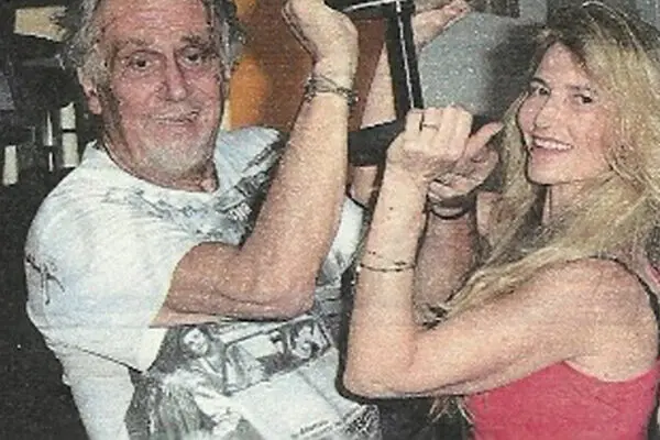 La Vita e la Carriera di Andrea Roncato image 1