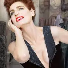 Antonia Dell’Atte: Ritratto di un’Icona della Moda Italiana