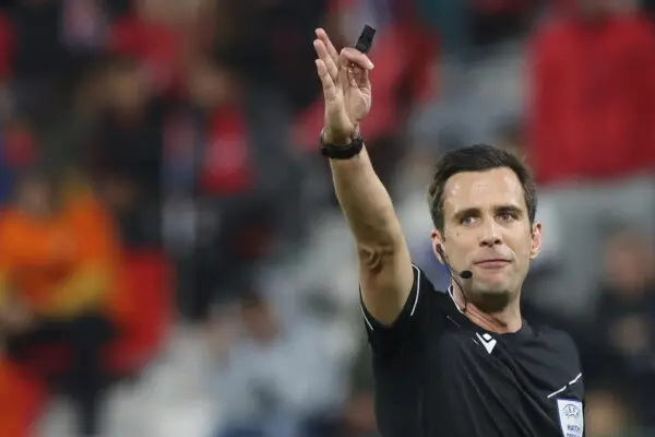 L’Arbitro nel Match Roma Lille: Riflessioni e Impatti