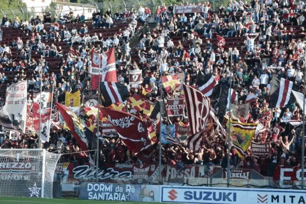 Arezzo e Carpi: Un Confronto tra Due Città Italiane