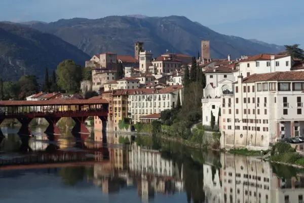 Bassano del Grappa: Un Tesoro Nascosto del Veneto