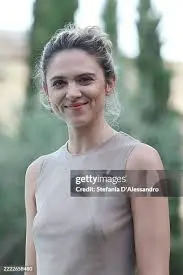 Brenda Lodigiani: Una Nuova Voce nella Moda Italiana