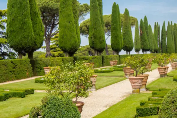 Alla Scoperta di Castel Gandolfo: La Perla dei Castelli Romani