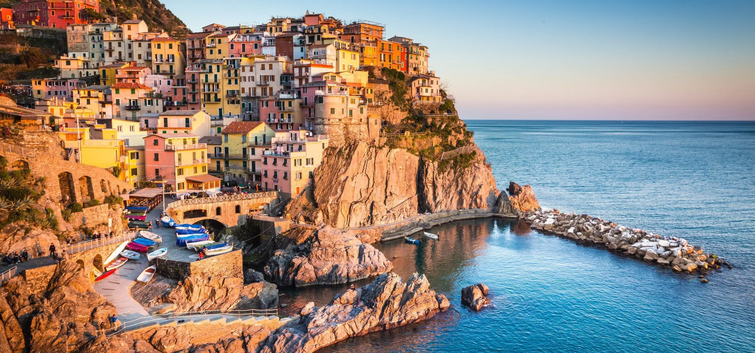 Cinque Terre: Tra Bellezza e Minacce Ambientali