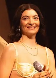 Lorde: Ritorno alla Musica e il Suo Riconoscimento