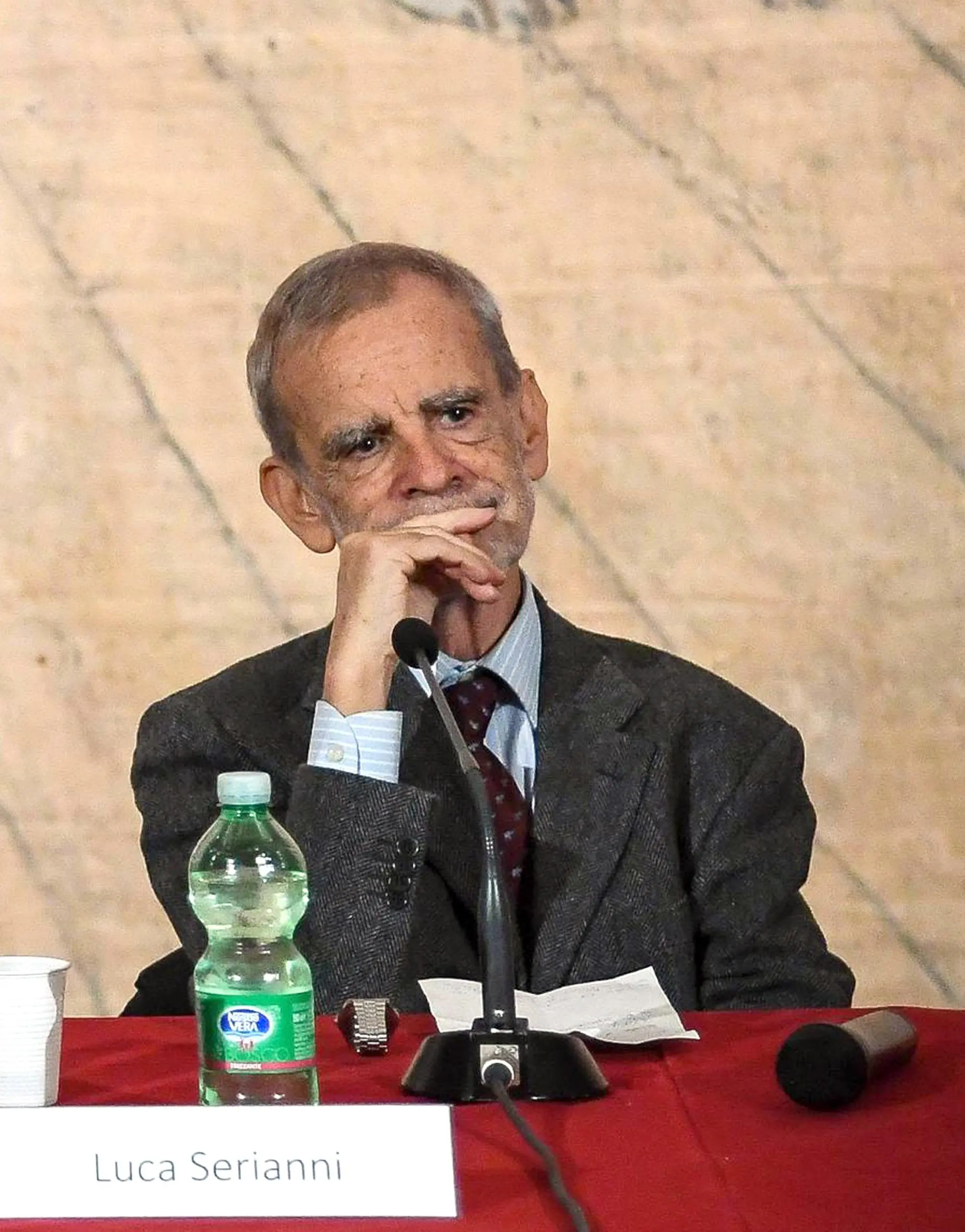 Luca Serianni: Un Maestro della Linguistica Italiana