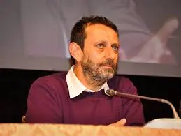 Michele Serra e il suo impatto sulla cultura italiana image 1