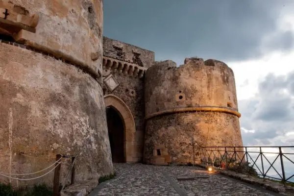 Esplorando Milazzo: Storia, Cultura e Bellezze Naturali
