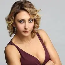 Paola Minaccioni: La Versatile Attrice Italiana