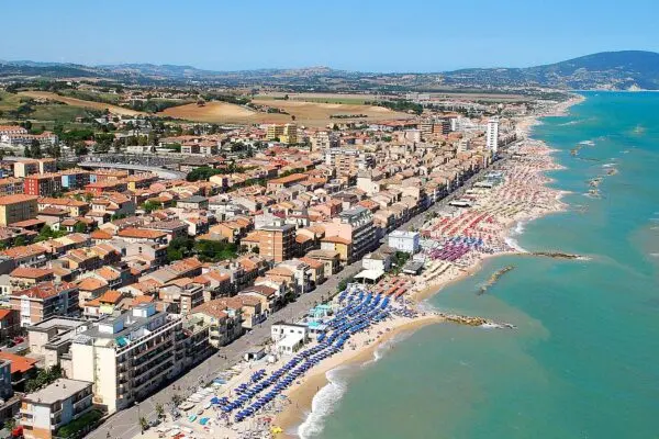 Esplorando Porto Recanati: Spiagge e Cultura